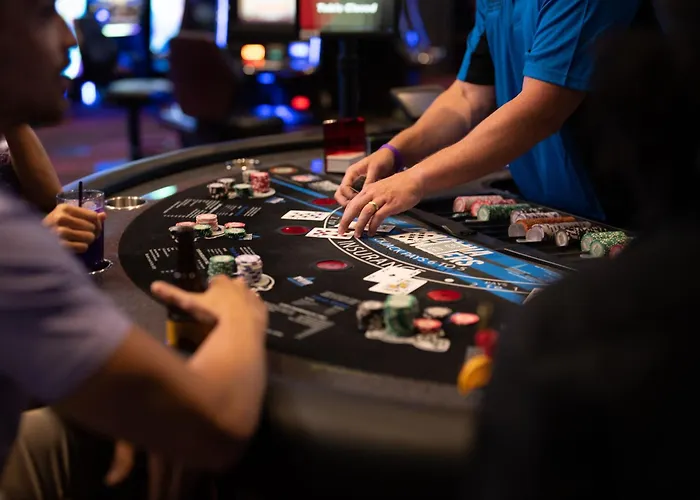 Harrah'S Cherokee Valley River Hotel & Casino - A Caesars Rewards Destination